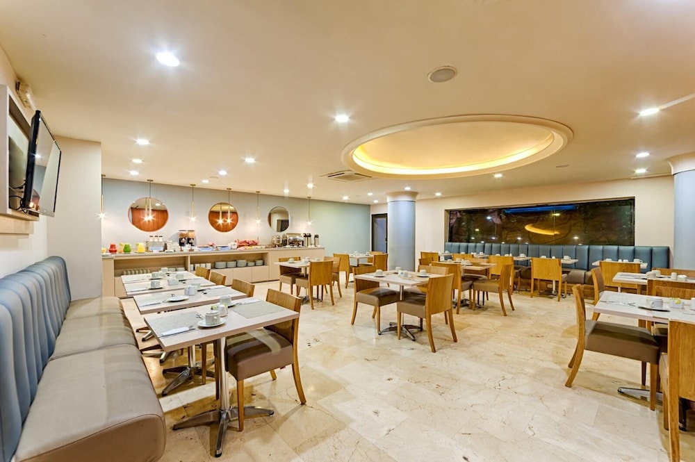 restaurant cafeteria