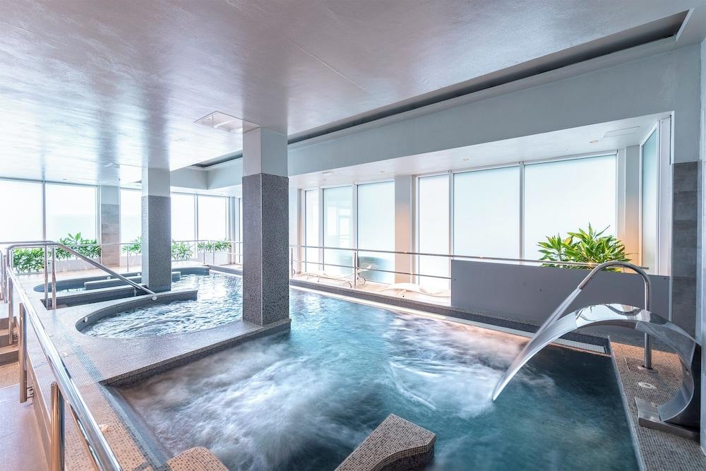 swimming pool spa