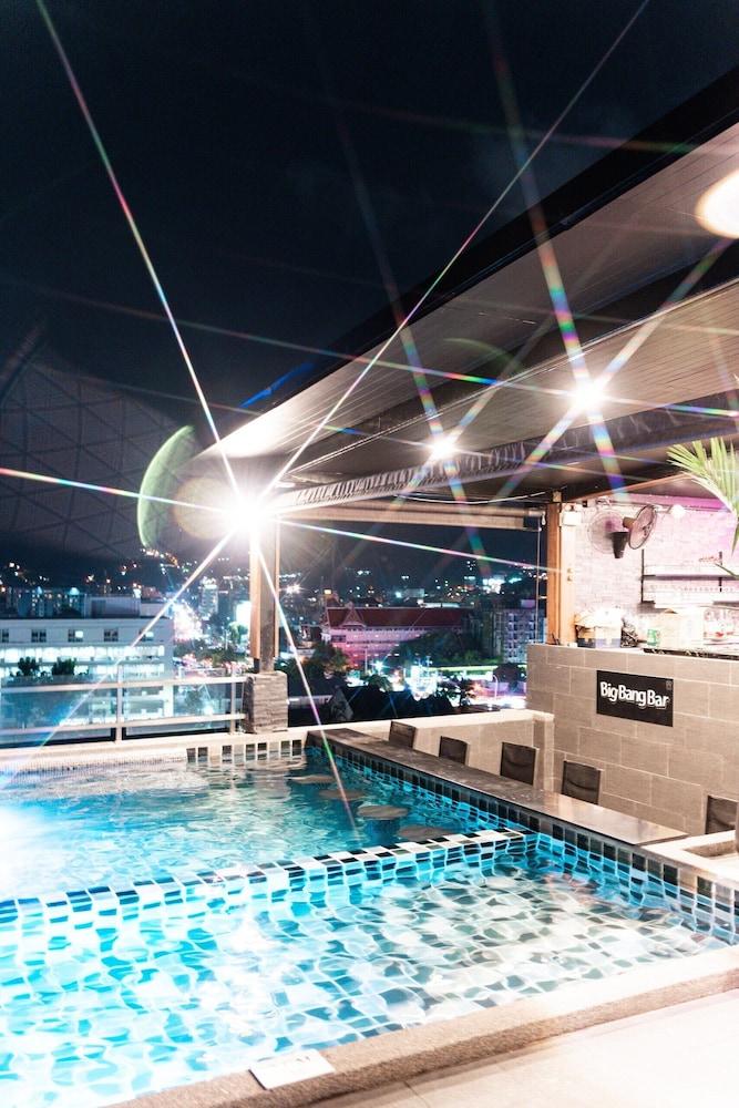 swimming pool spa
