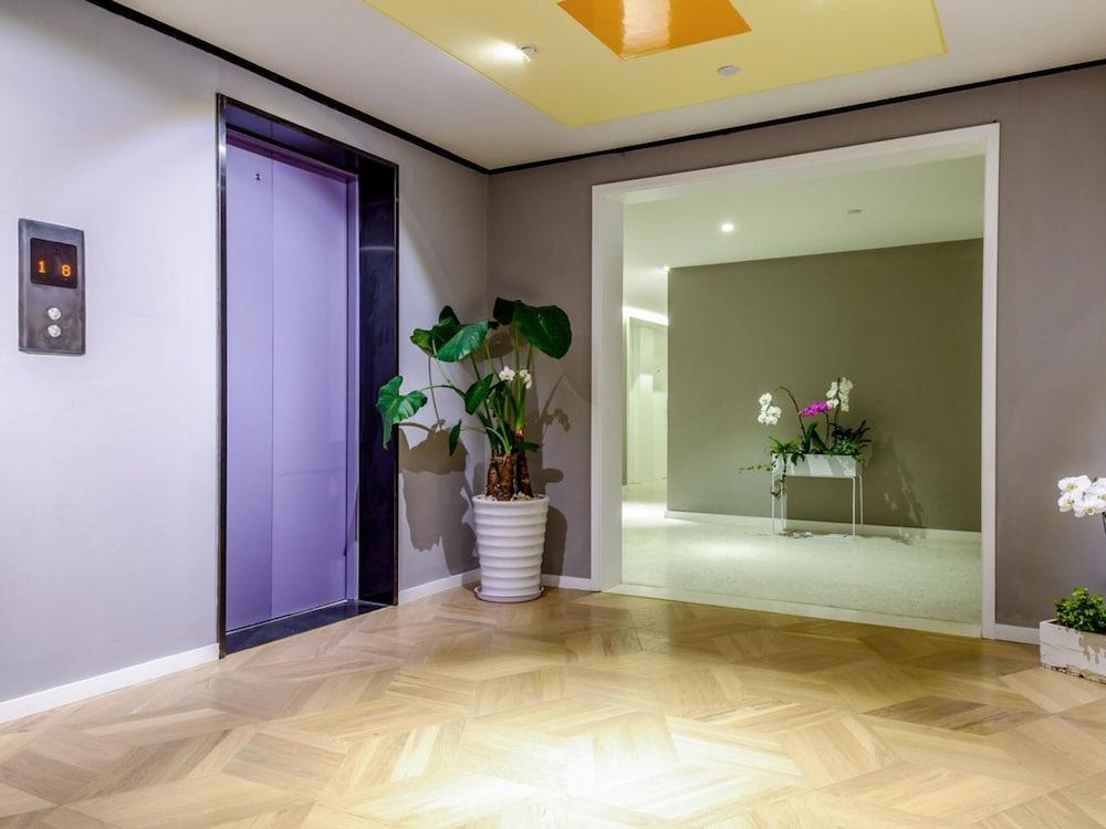 lobby
