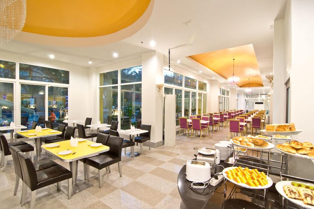 restaurant cafeteria