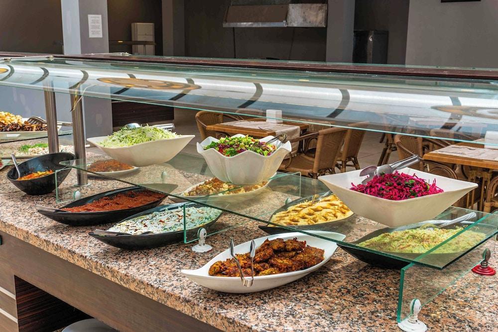 restaurant cafeteria