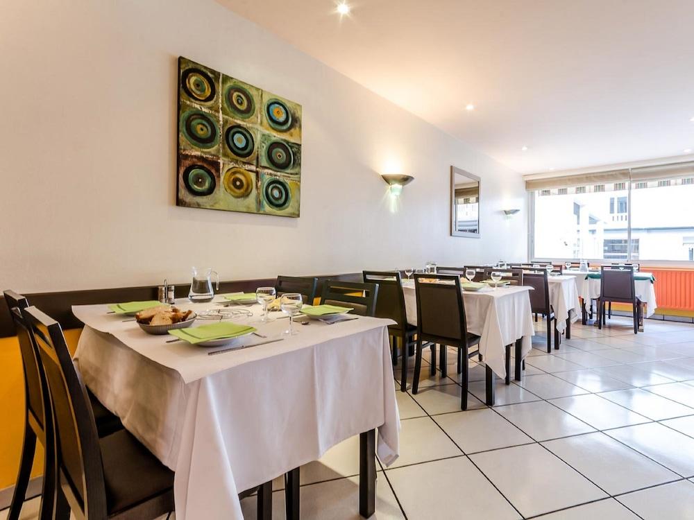 restaurant-cafeteria