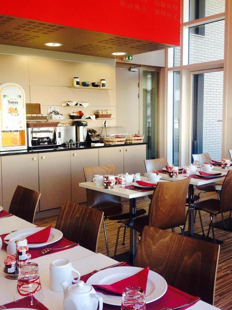 restaurant-cafeteria