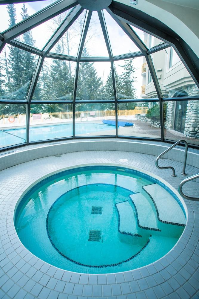 swimming pool spa