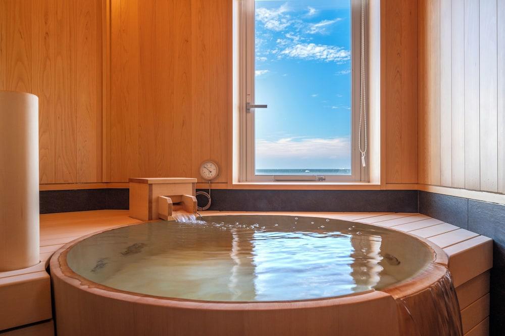 swimming pool spa