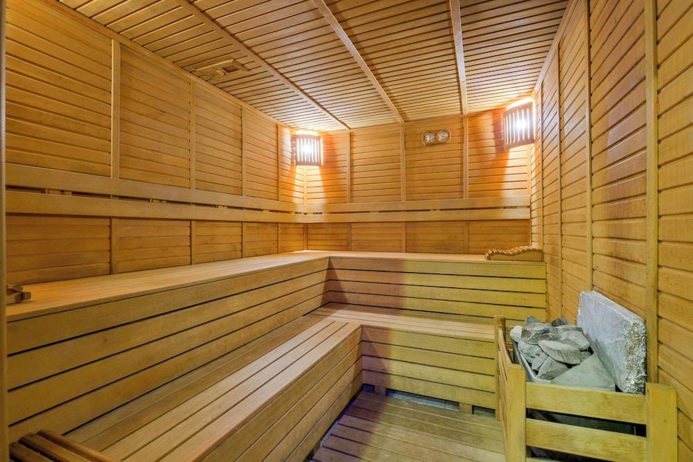 swimming pool spa