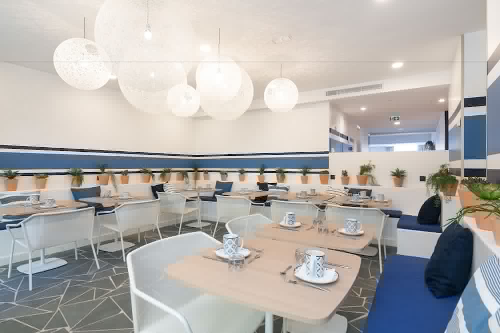 restaurant cafeteria