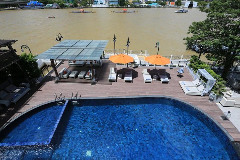 swimming pool spa