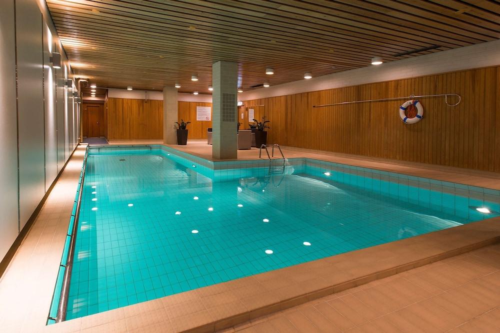 swimming pool spa