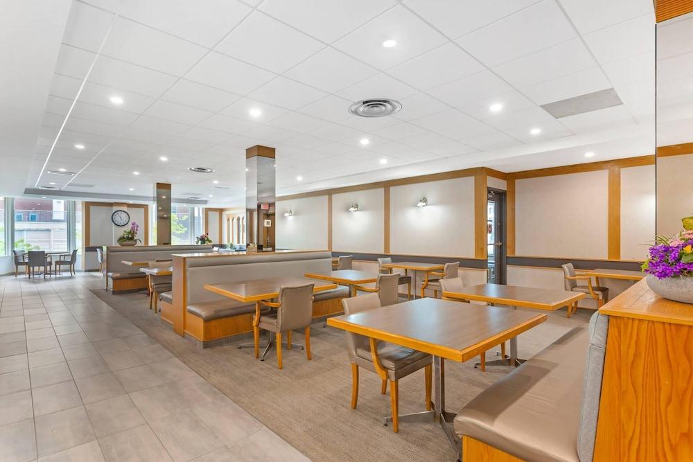 restaurant cafeteria