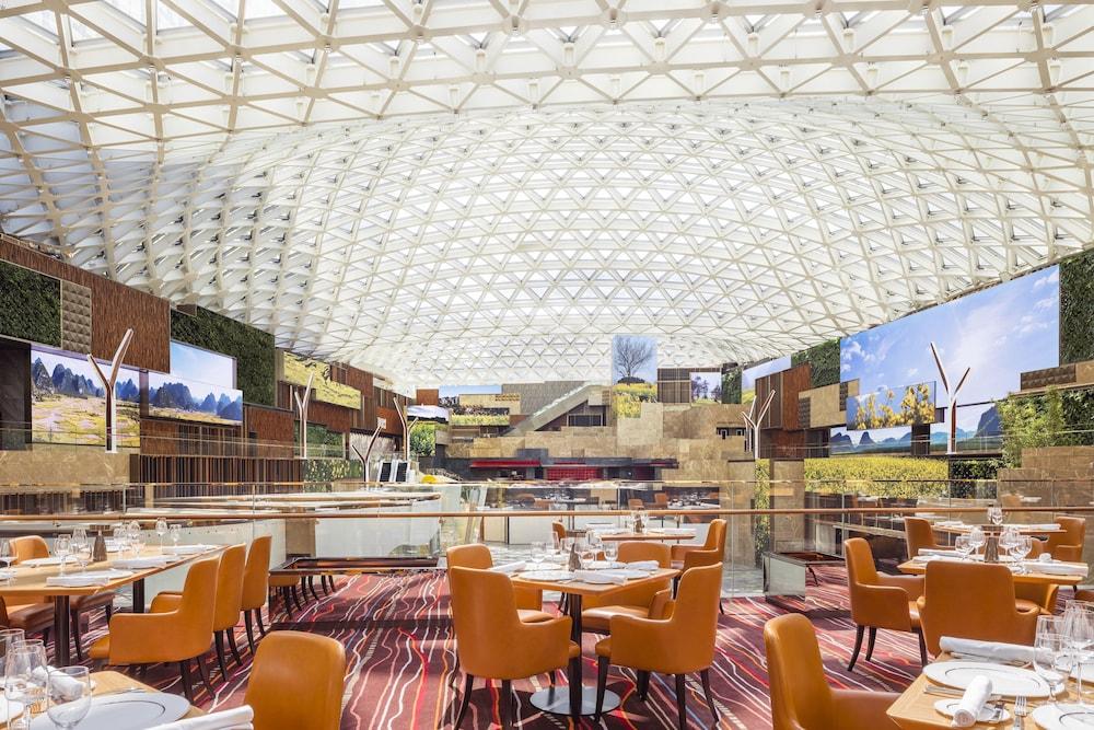 restaurant cafeteria