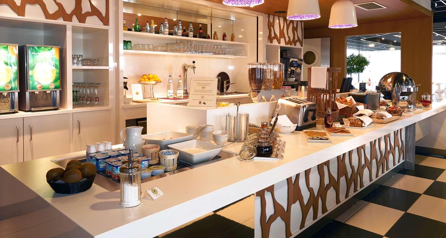 restaurant cafeteria