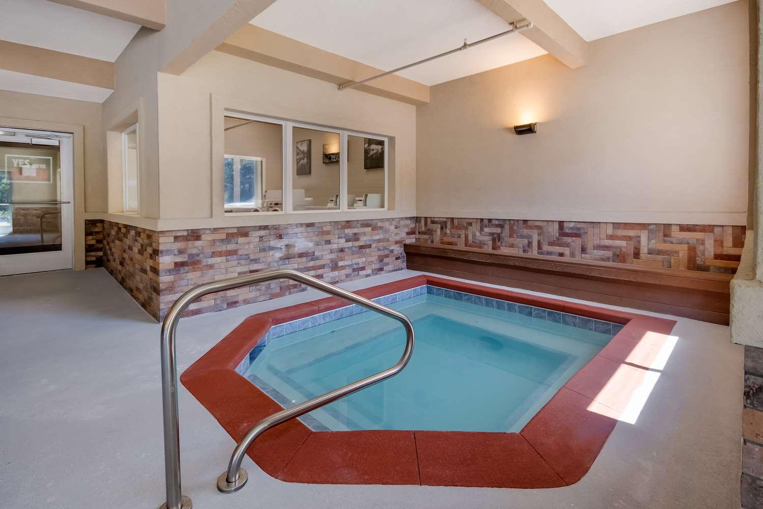 swimming pool spa
