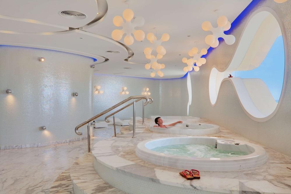 swimming pool spa