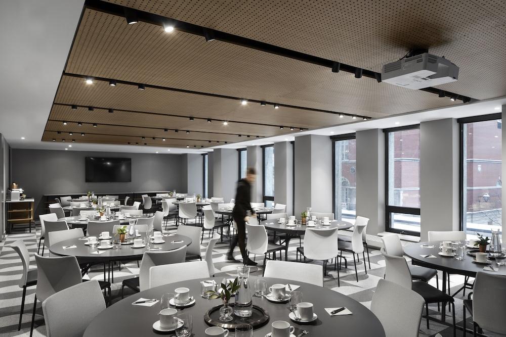 restaurant-cafeteria