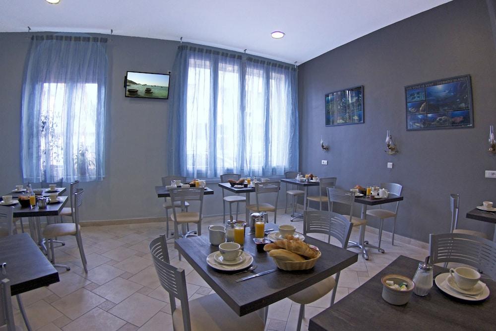 restaurant-cafeteria
