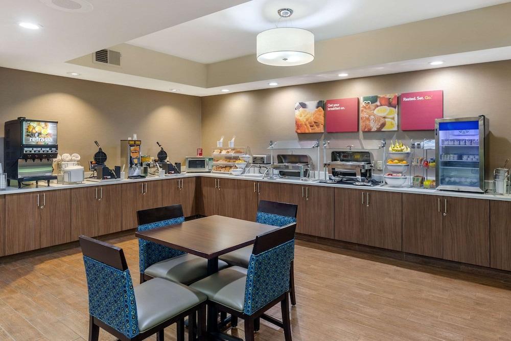 restaurant cafeteria