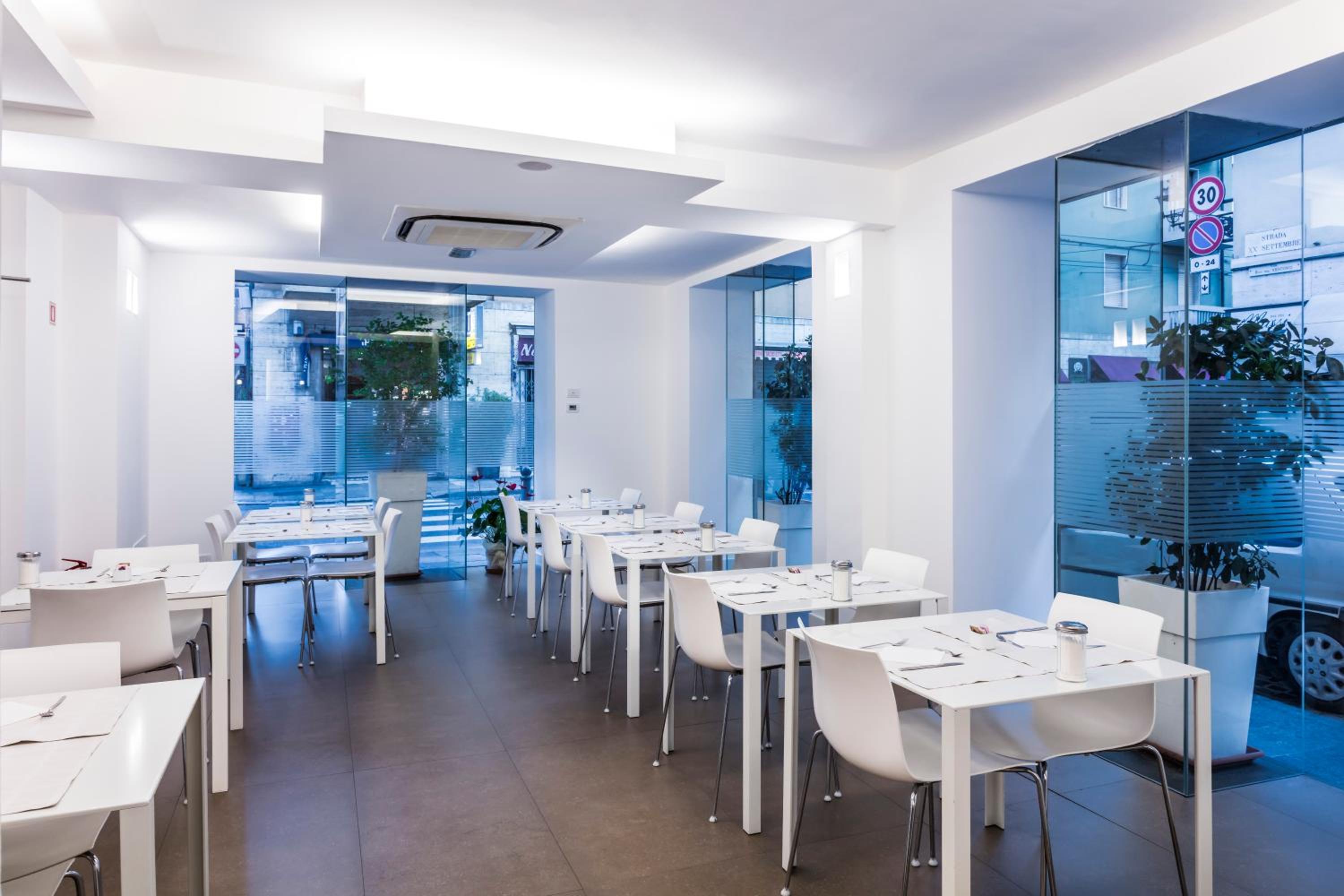 restaurant cafeteria