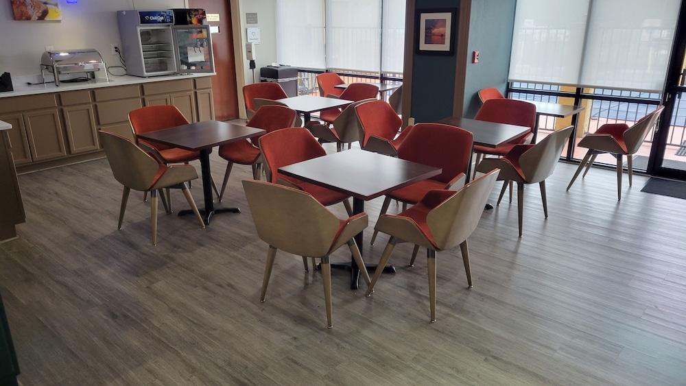 restaurant cafeteria