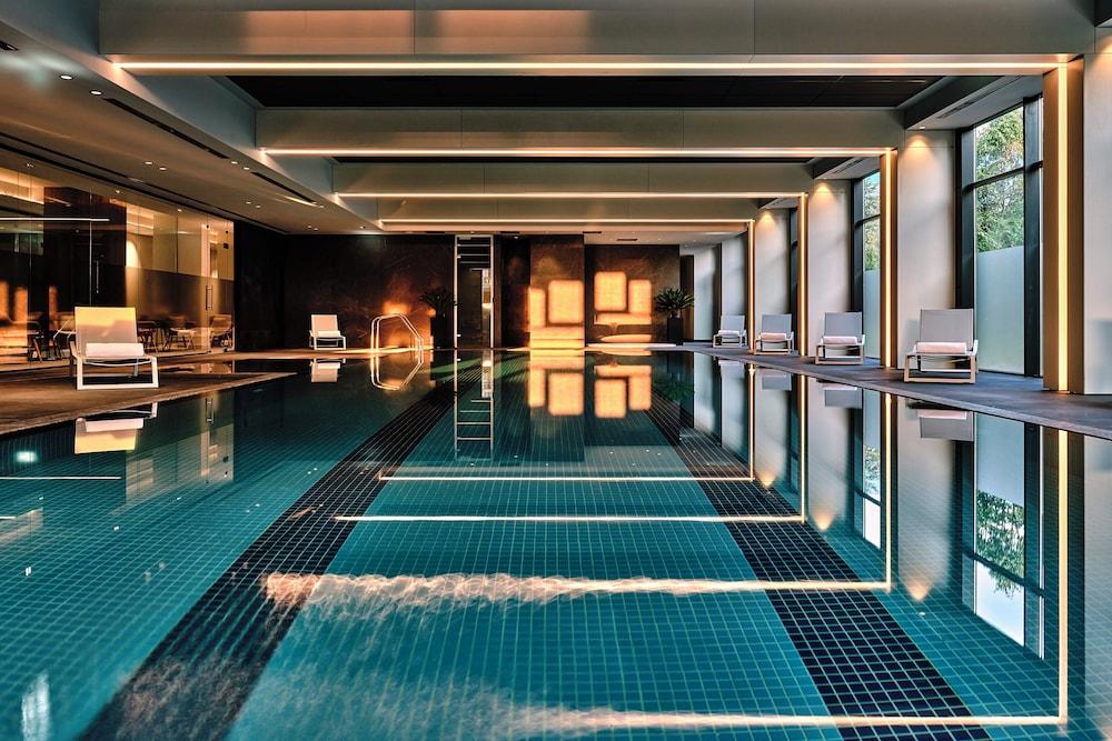 swimming pool spa