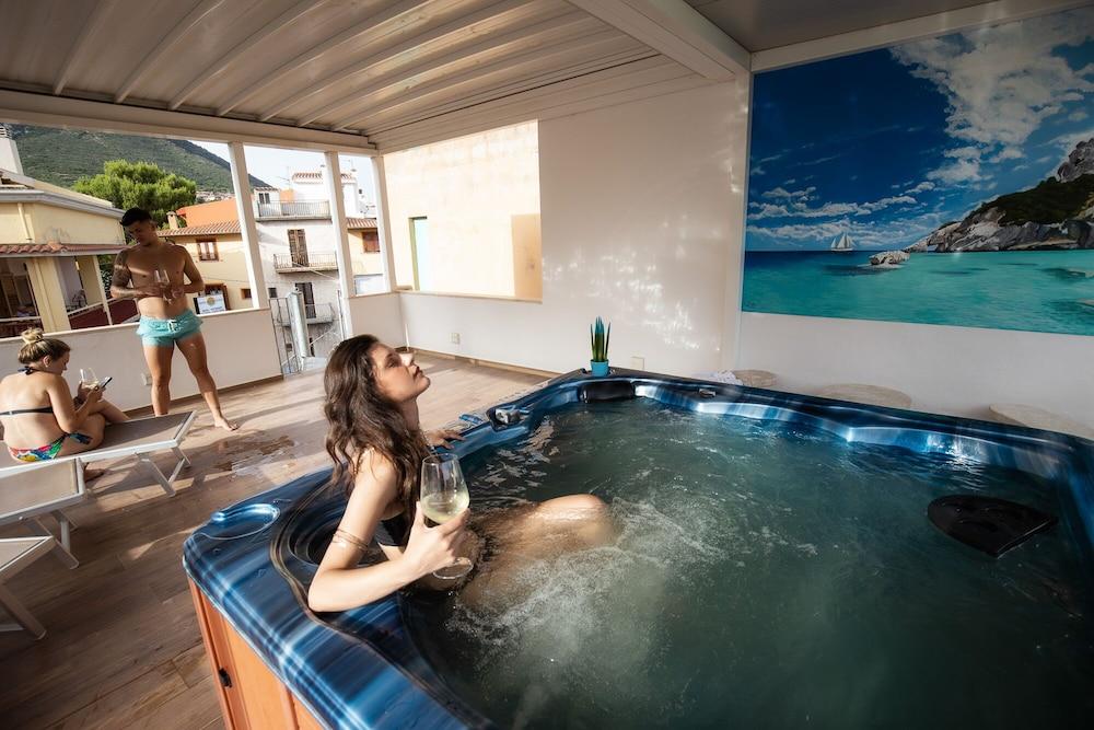 swimming pool spa