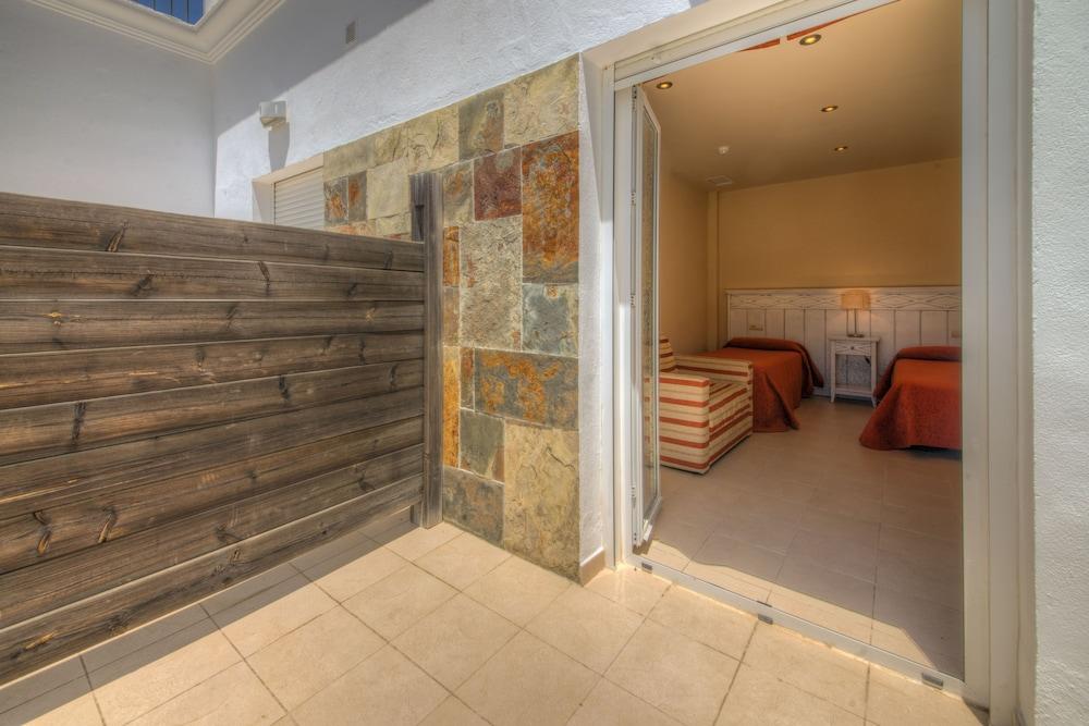 swimming pool spa