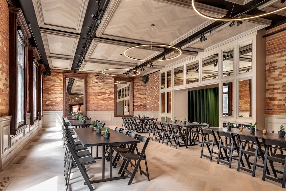 restaurant cafeteria