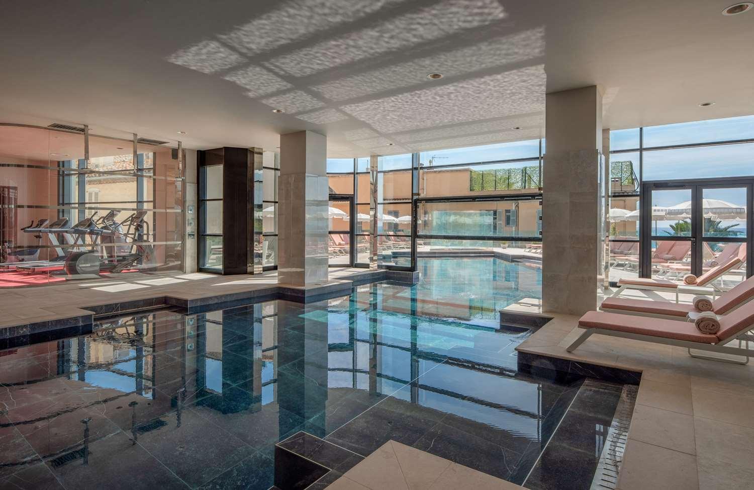 swimming pool spa