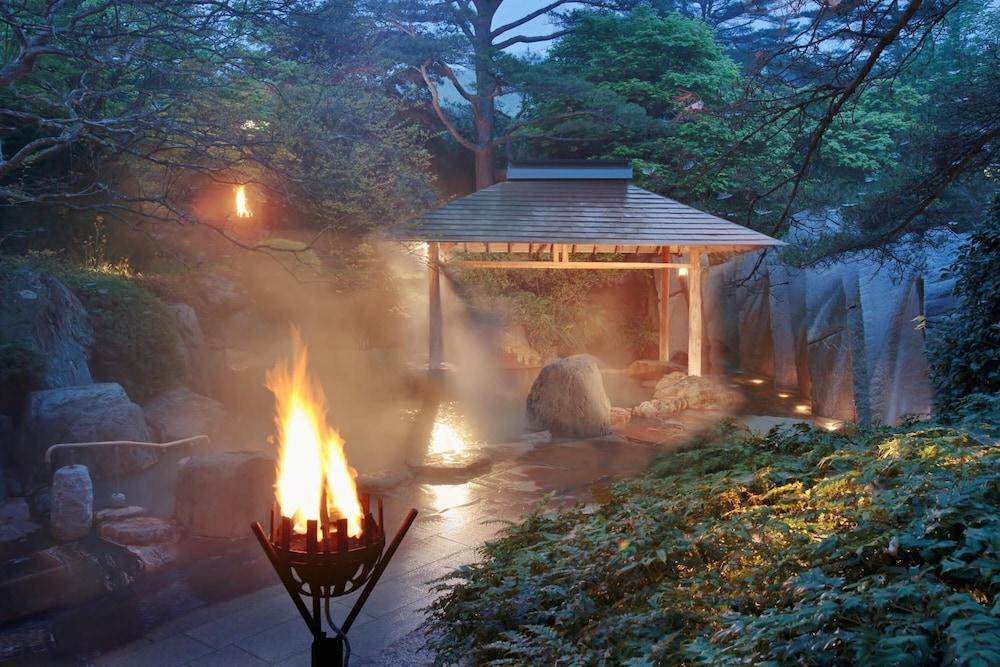 swimming pool spa