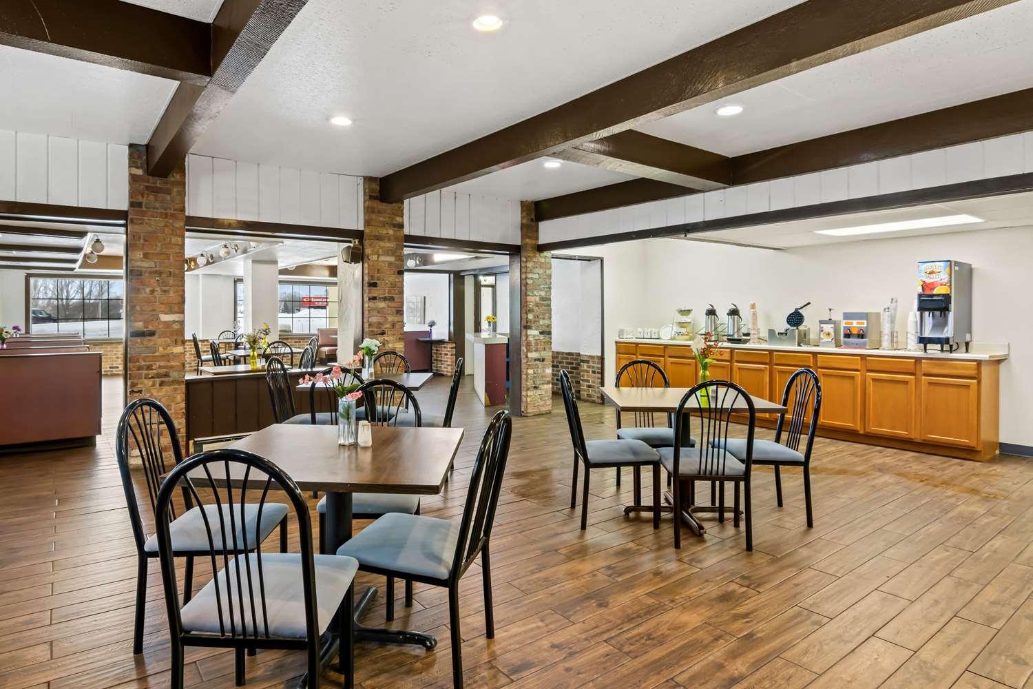 restaurant cafeteria