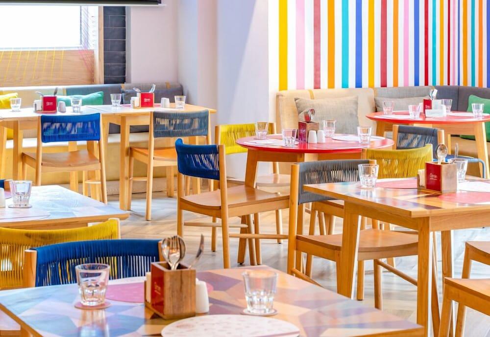 restaurant cafeteria