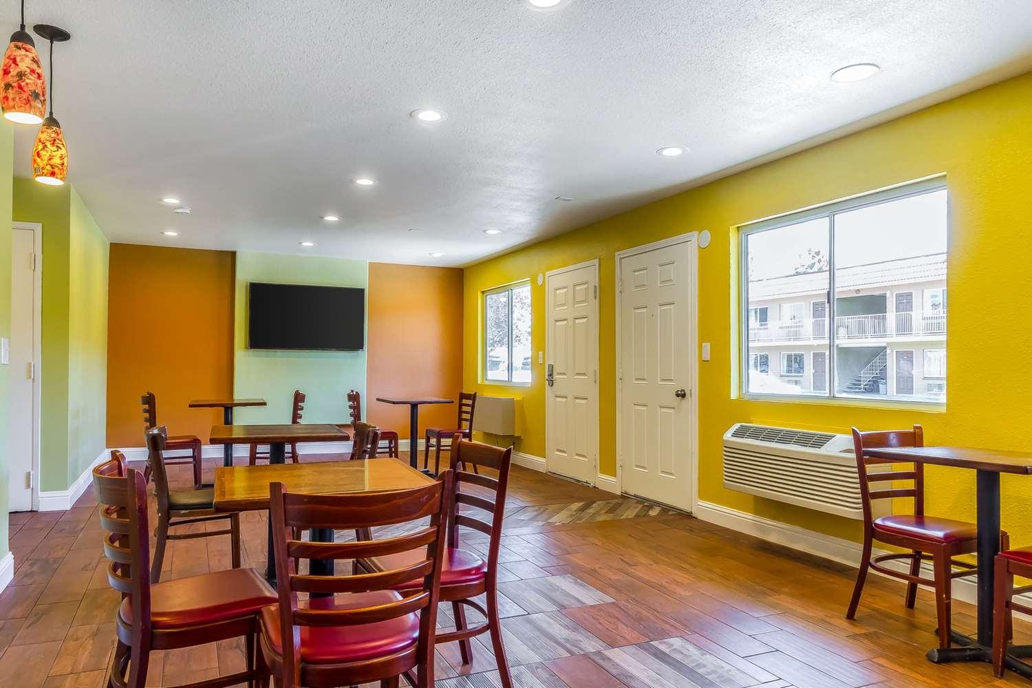 restaurant cafeteria