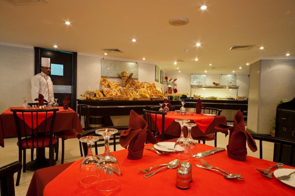 restaurant cafeteria