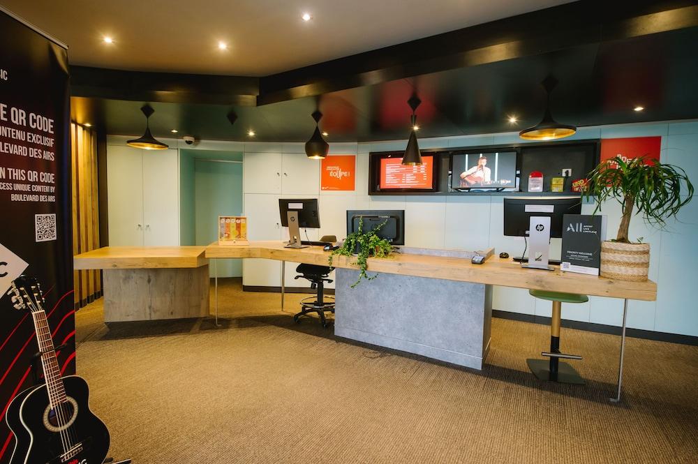 lobby