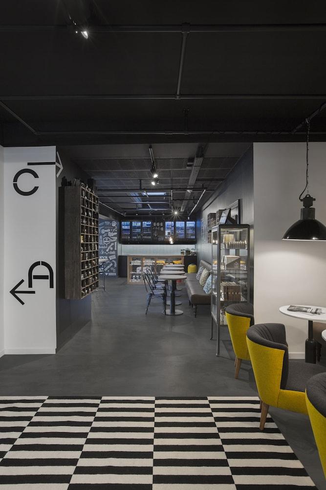 restaurant-cafeteria
