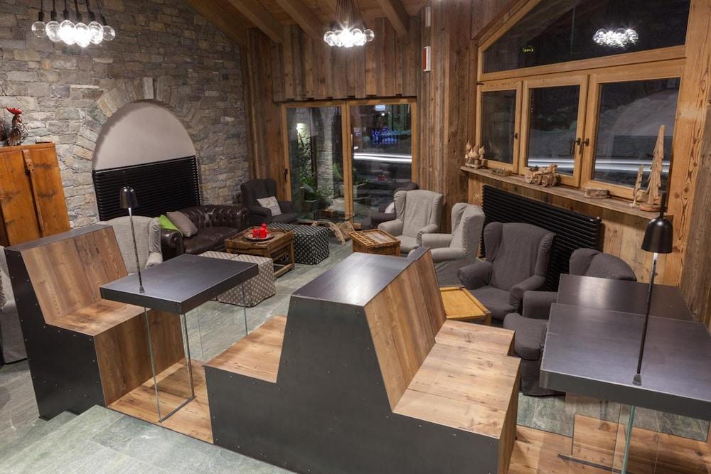 lounge