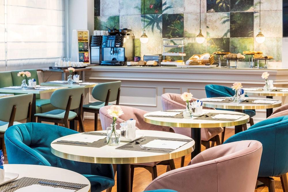 restaurant cafeteria