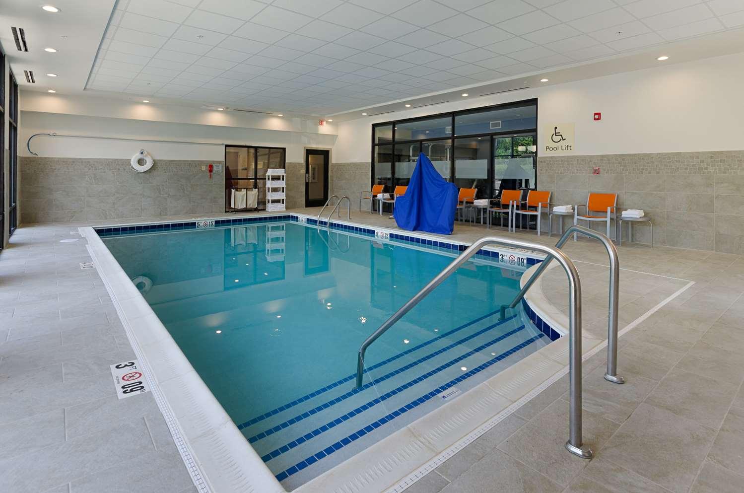 swimming pool spa