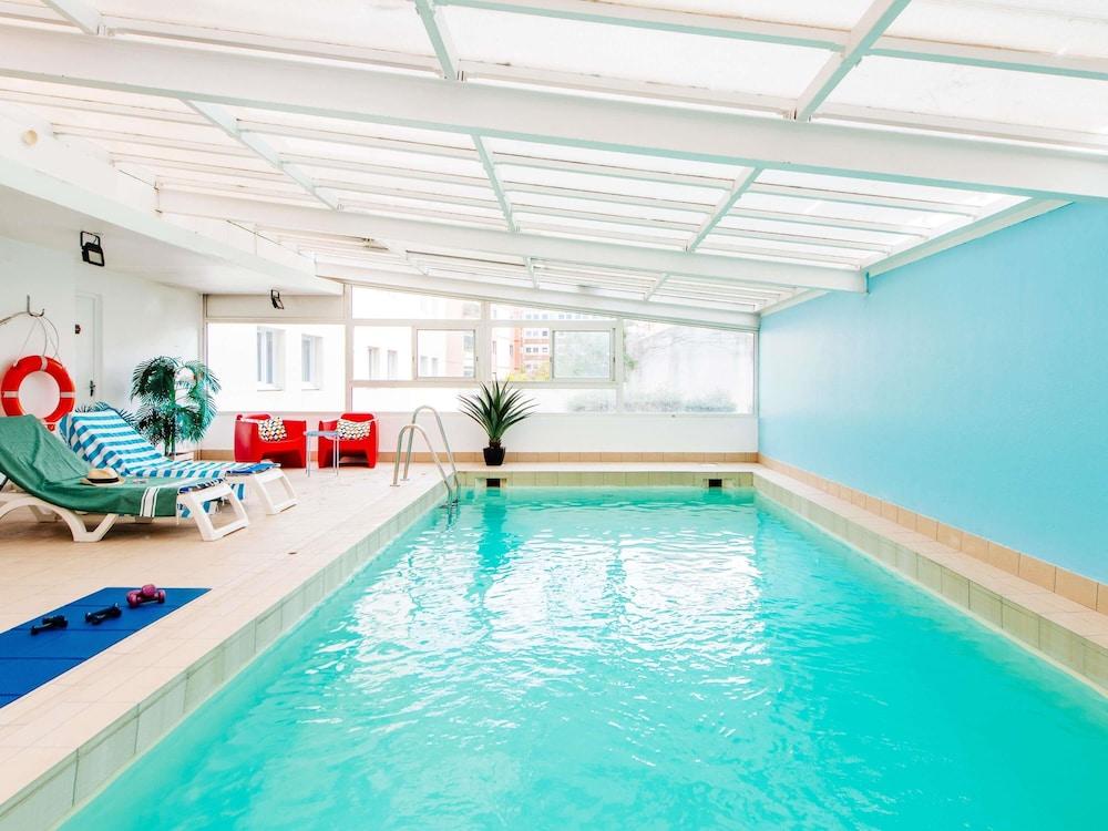 swimming pool spa