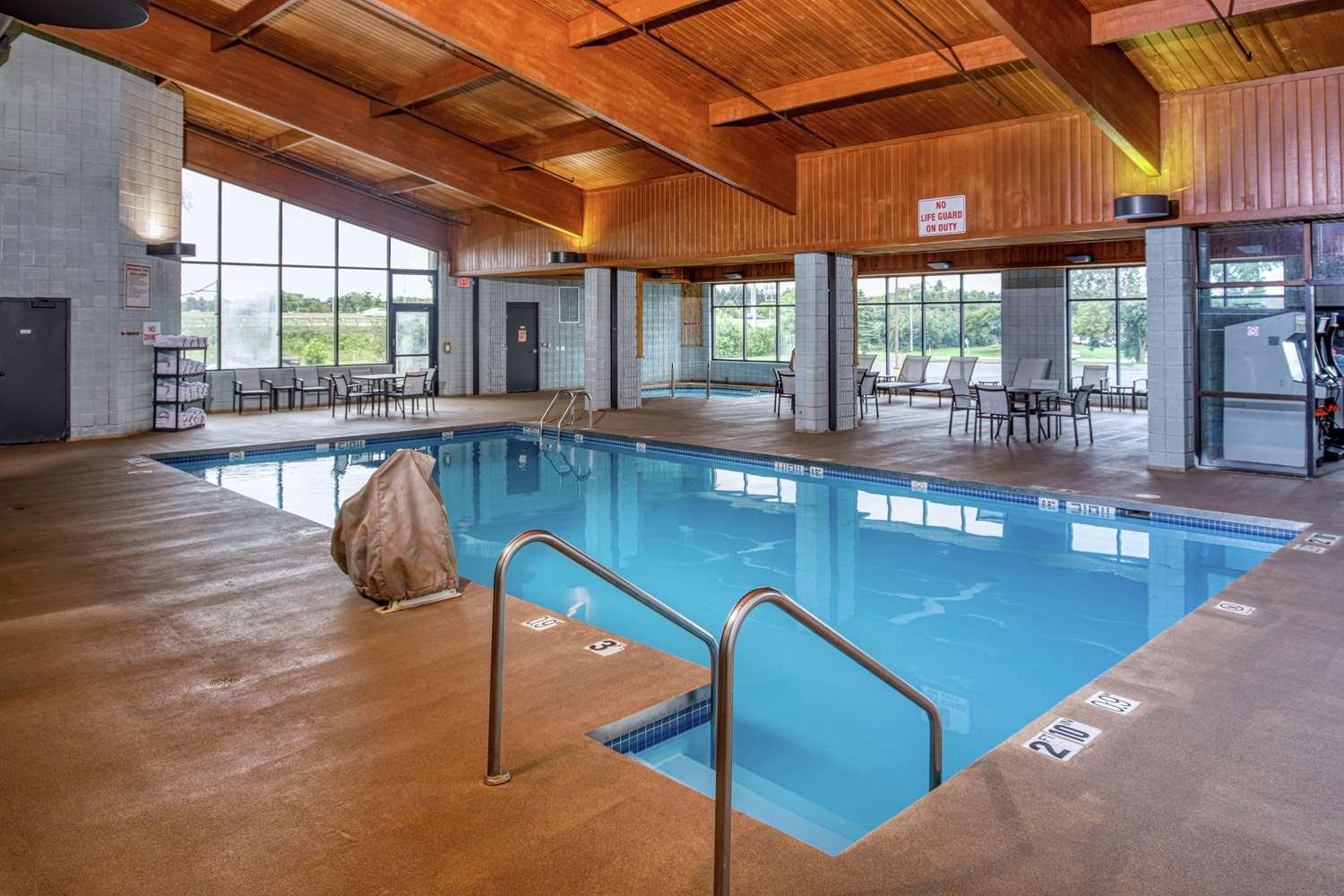 swimming pool spa