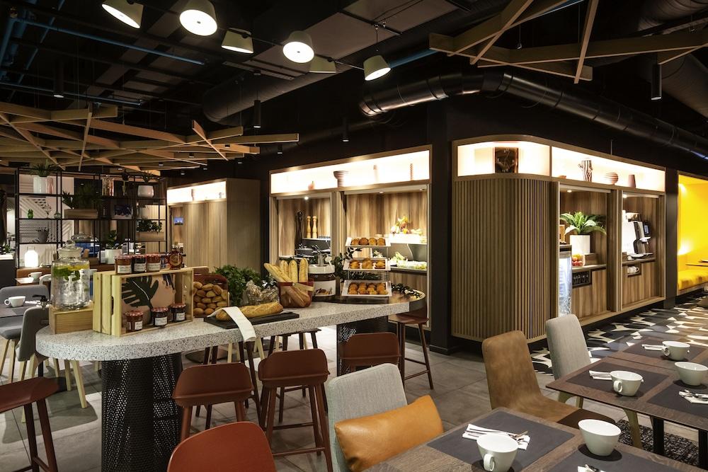 restaurant-cafeteria