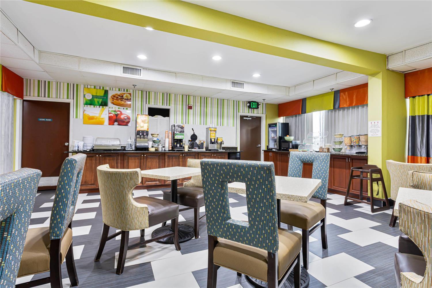 restaurant cafeteria