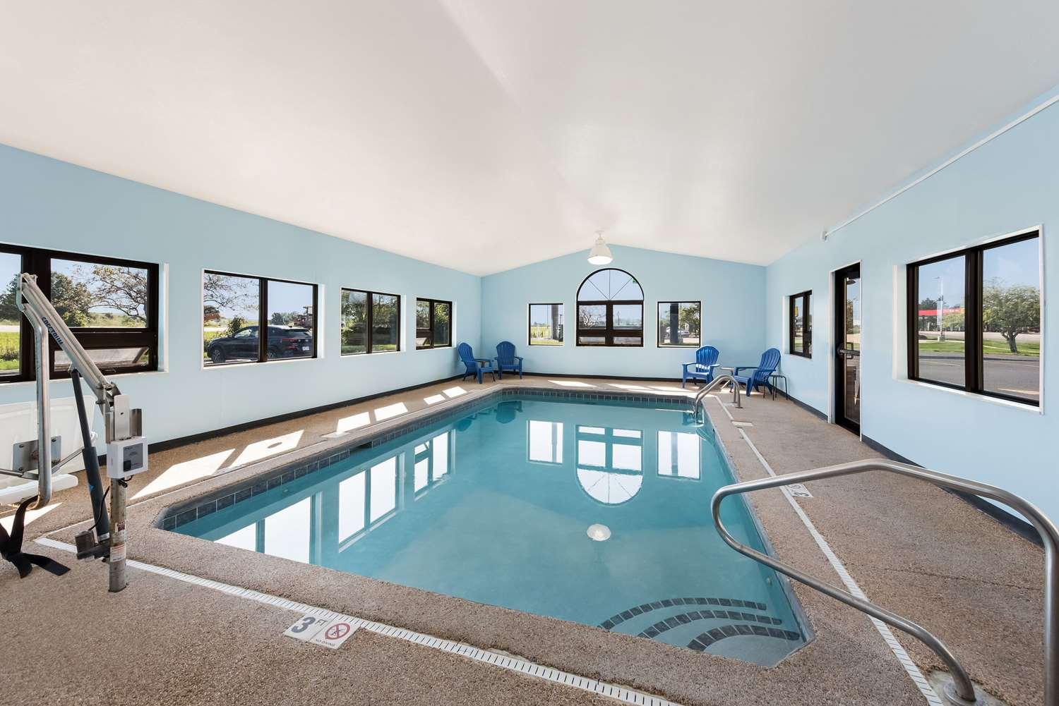swimming pool spa
