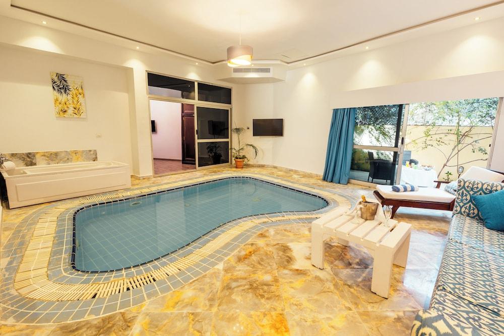 swimming pool spa