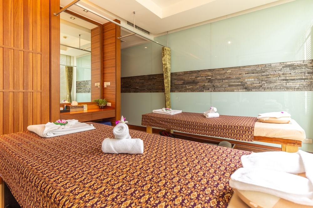 swimming pool spa