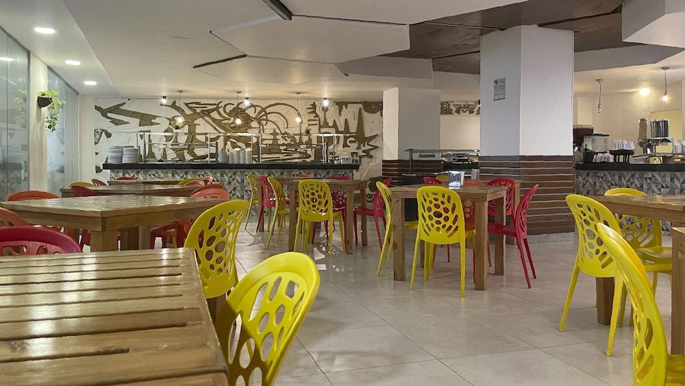 restaurant cafeteria
