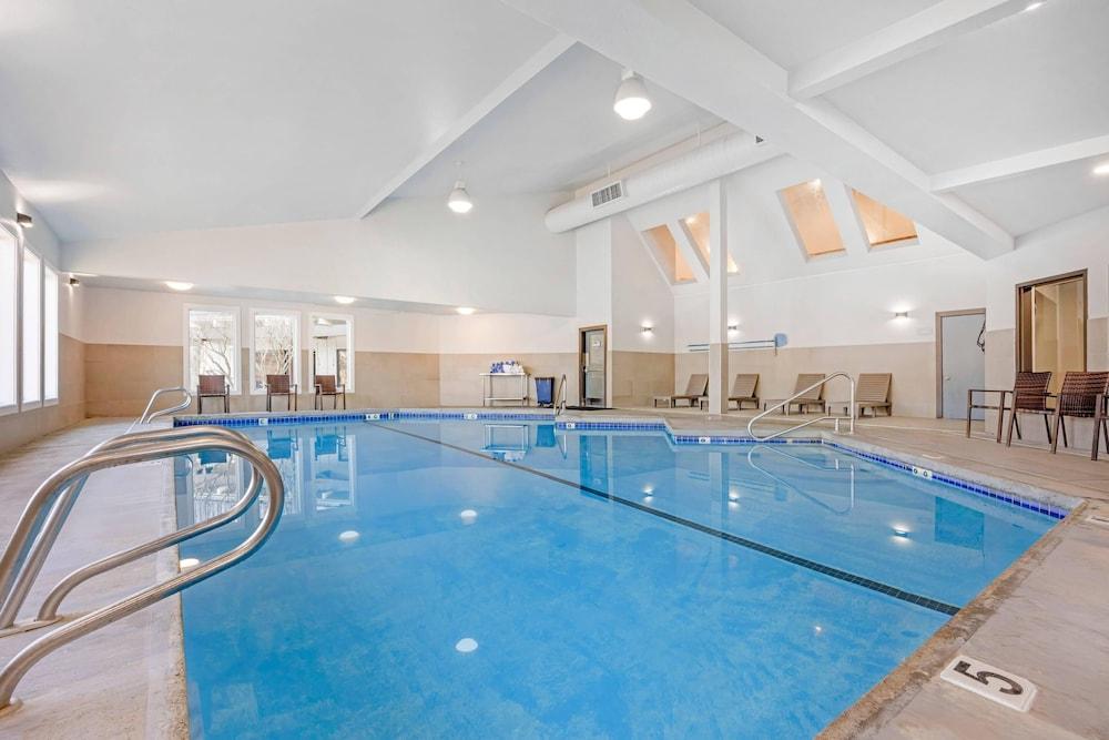 swimming pool spa