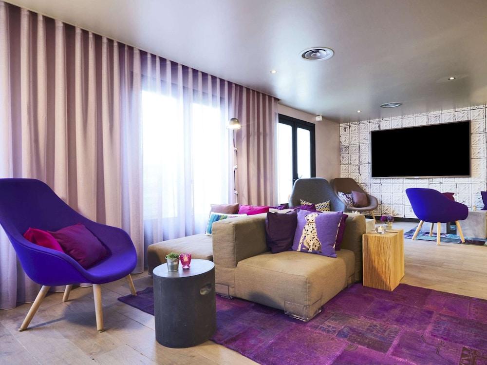 lounge