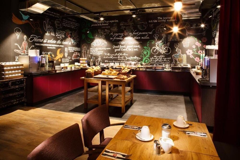 restaurant-cafeteria